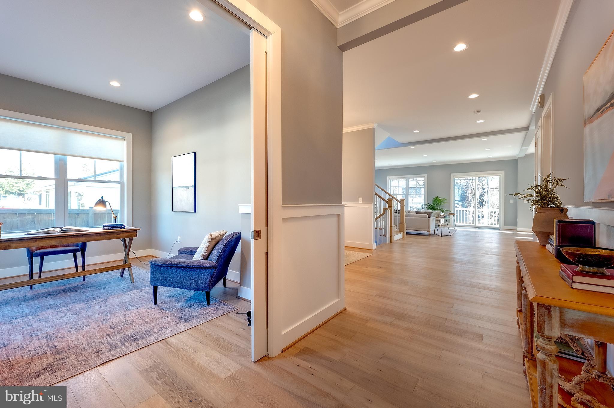 2537 N Granada St