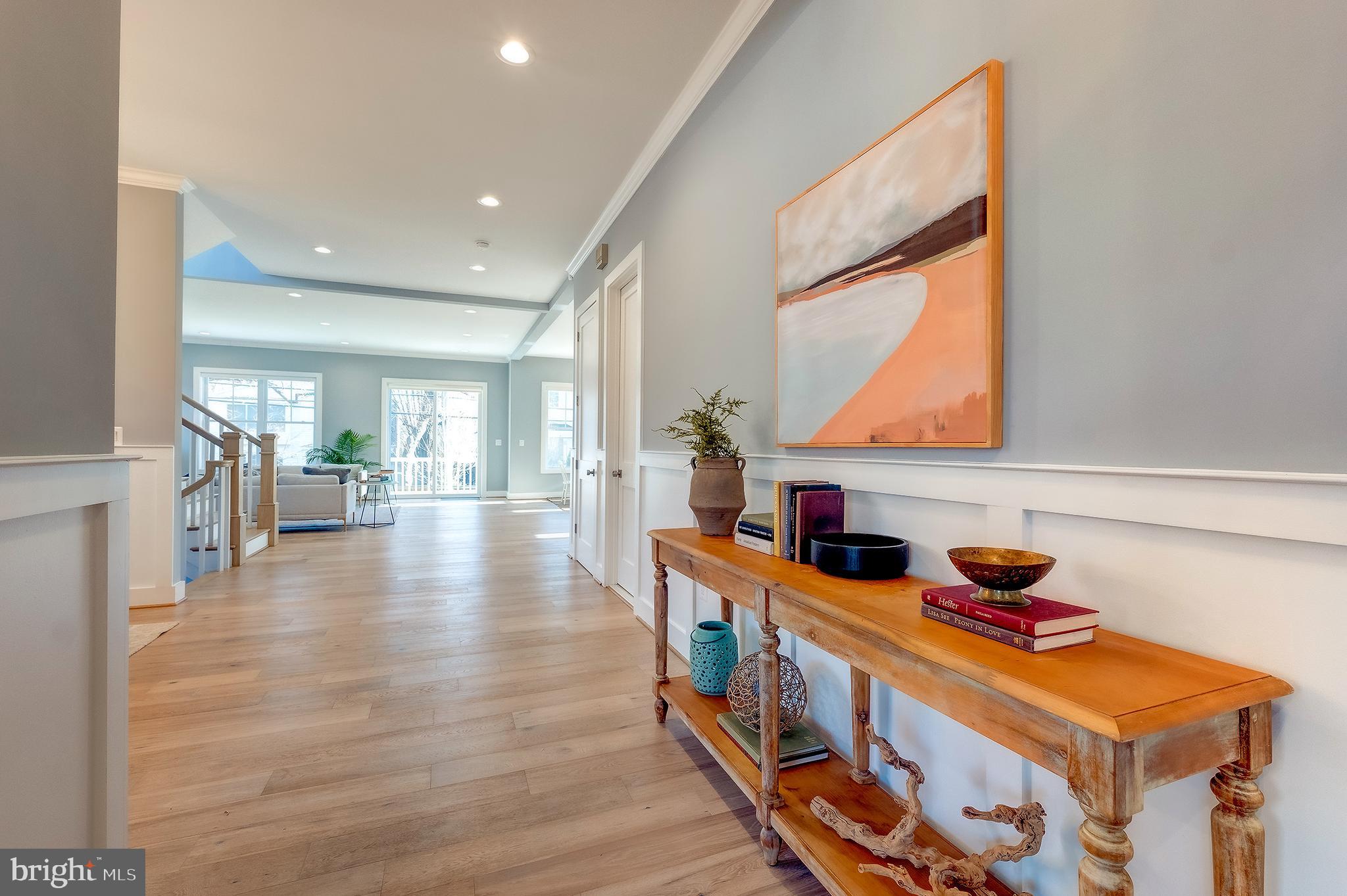 2537 N Granada St