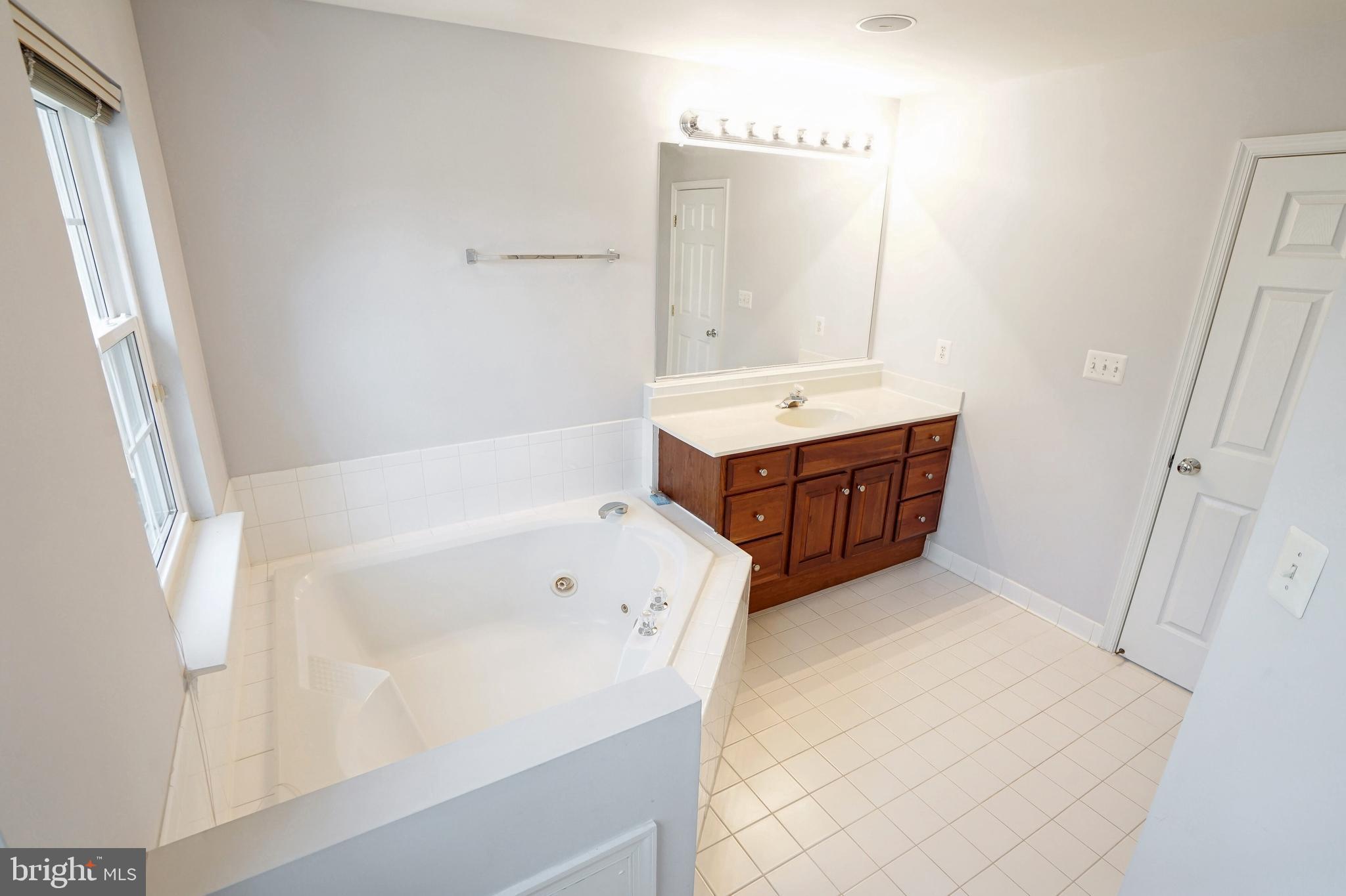 9114 Briarwood Farms Ct