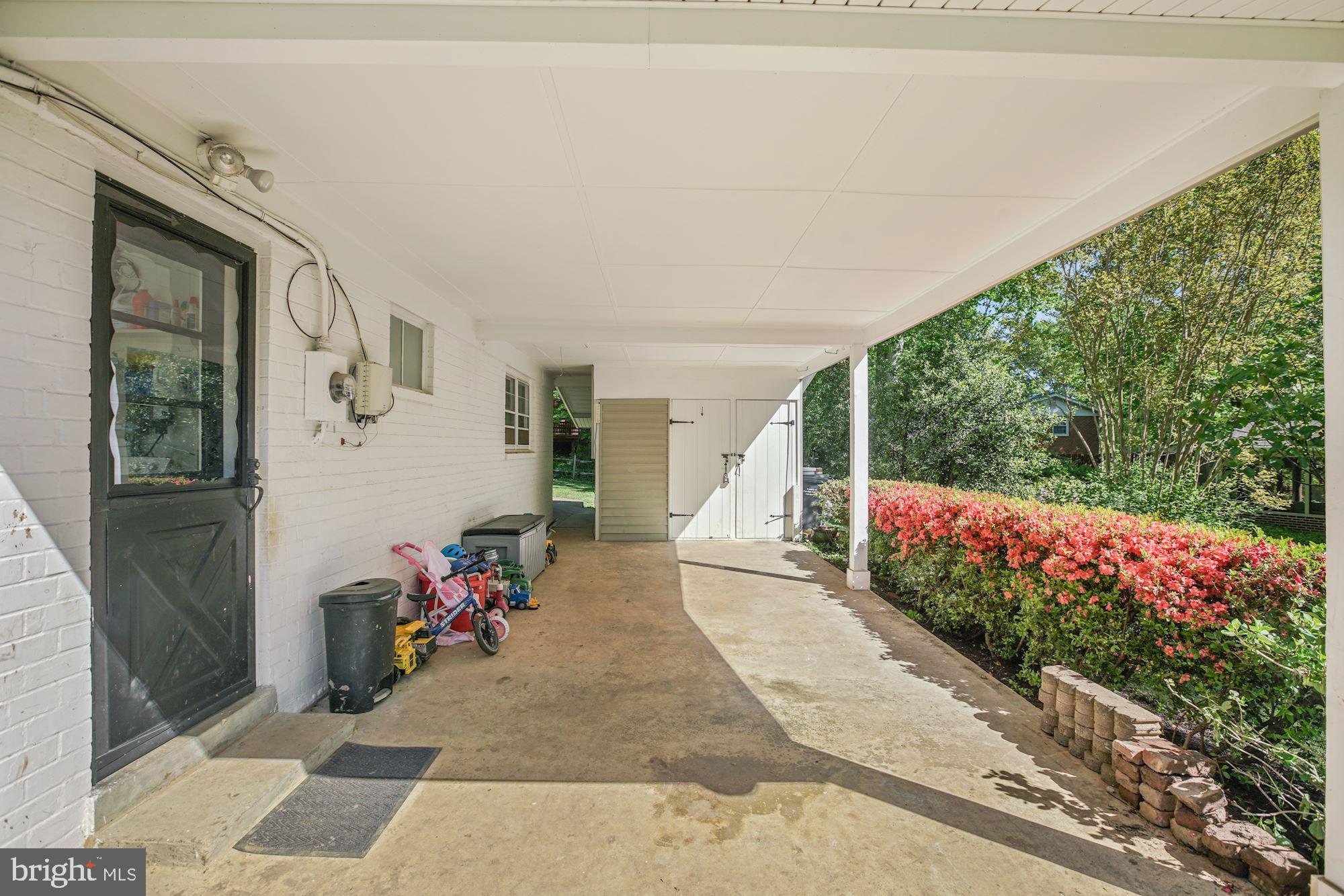 6812 ROSEWOOD ST