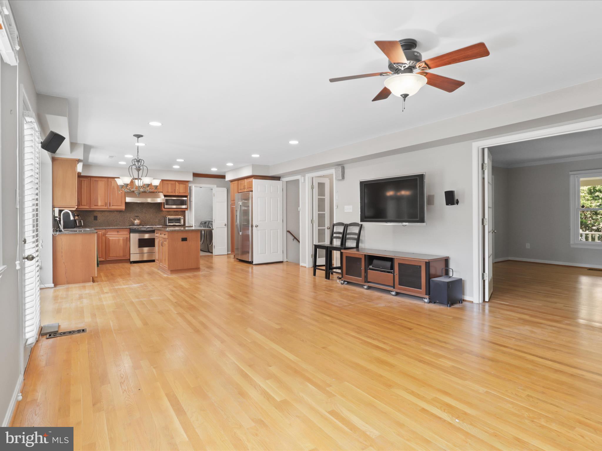 5891 Clermont Dr