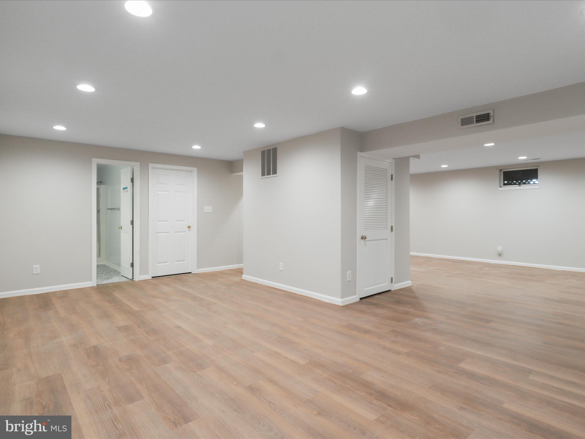5891 Clermont Dr