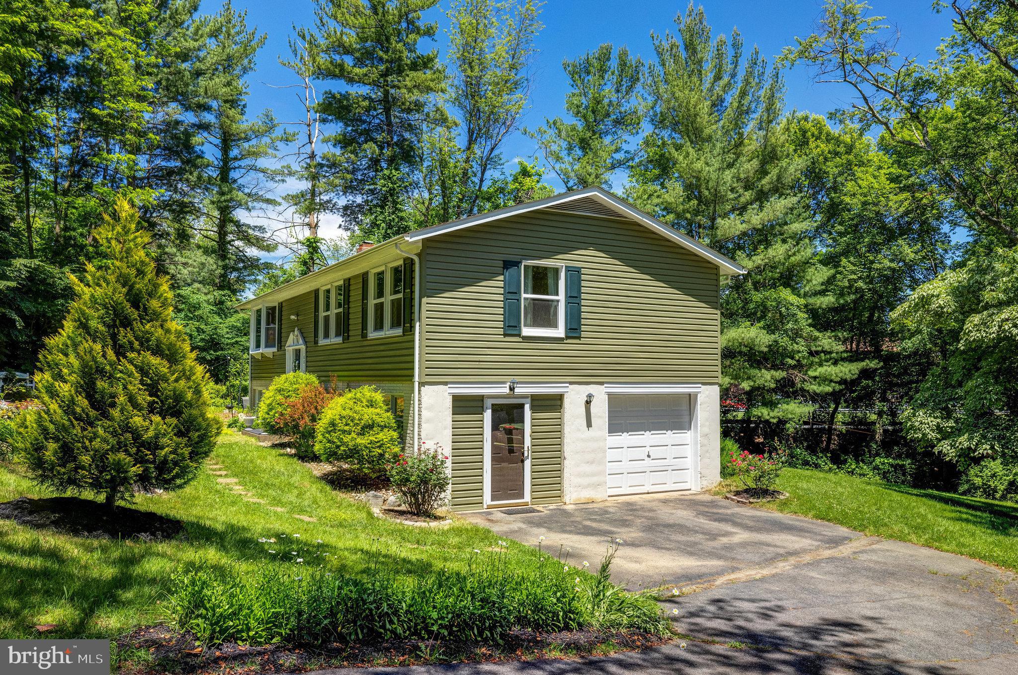 10816 Oldfield Dr