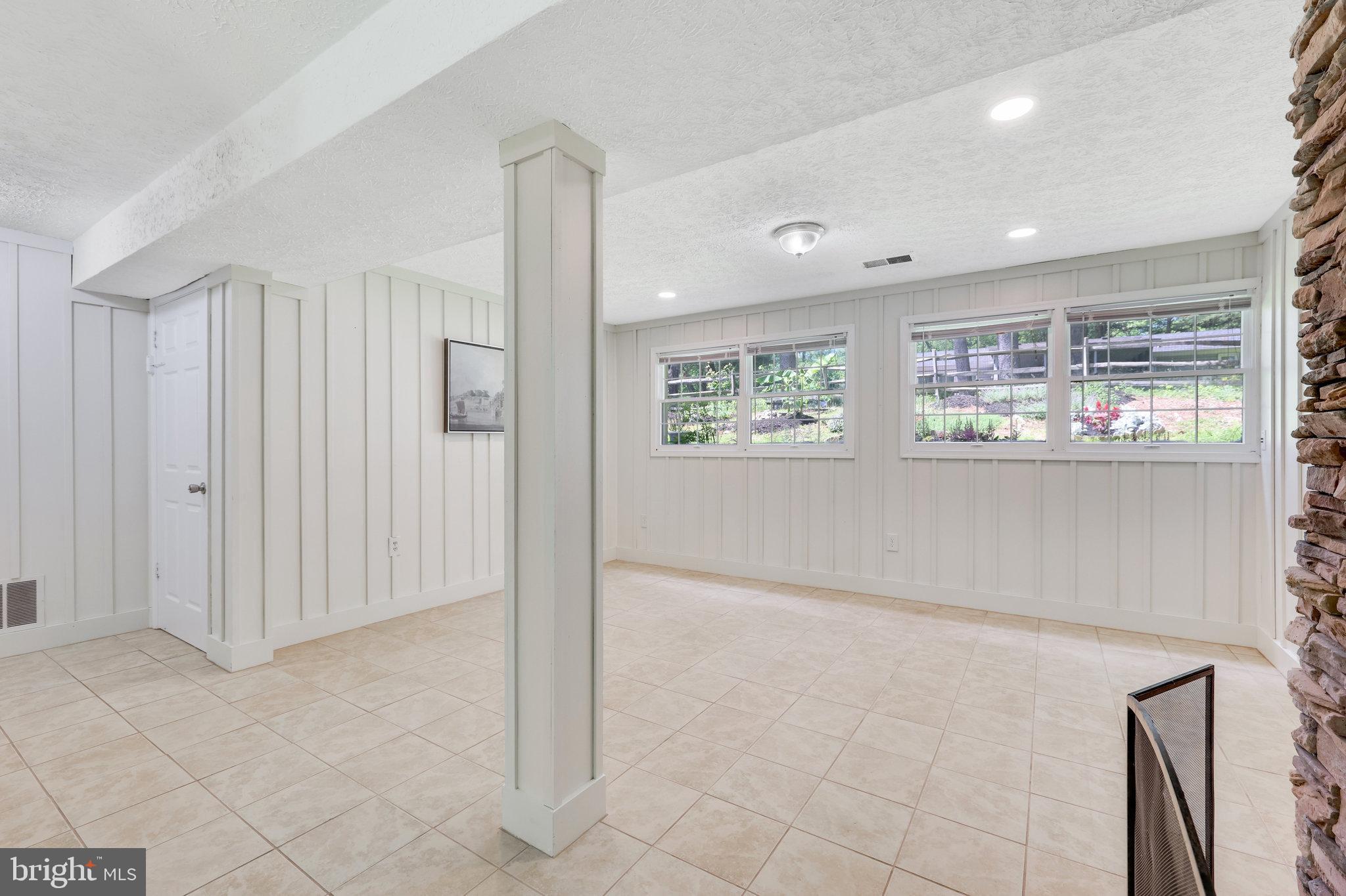 10816 Oldfield Dr