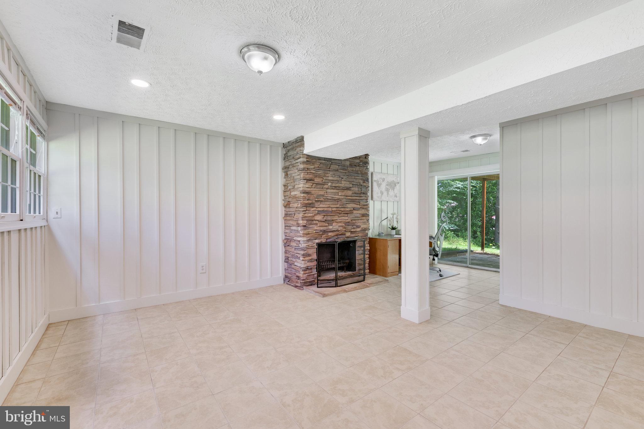 10816 Oldfield Dr