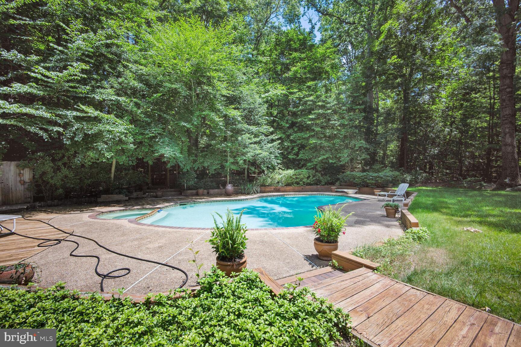 6413 Kilkenny Ln