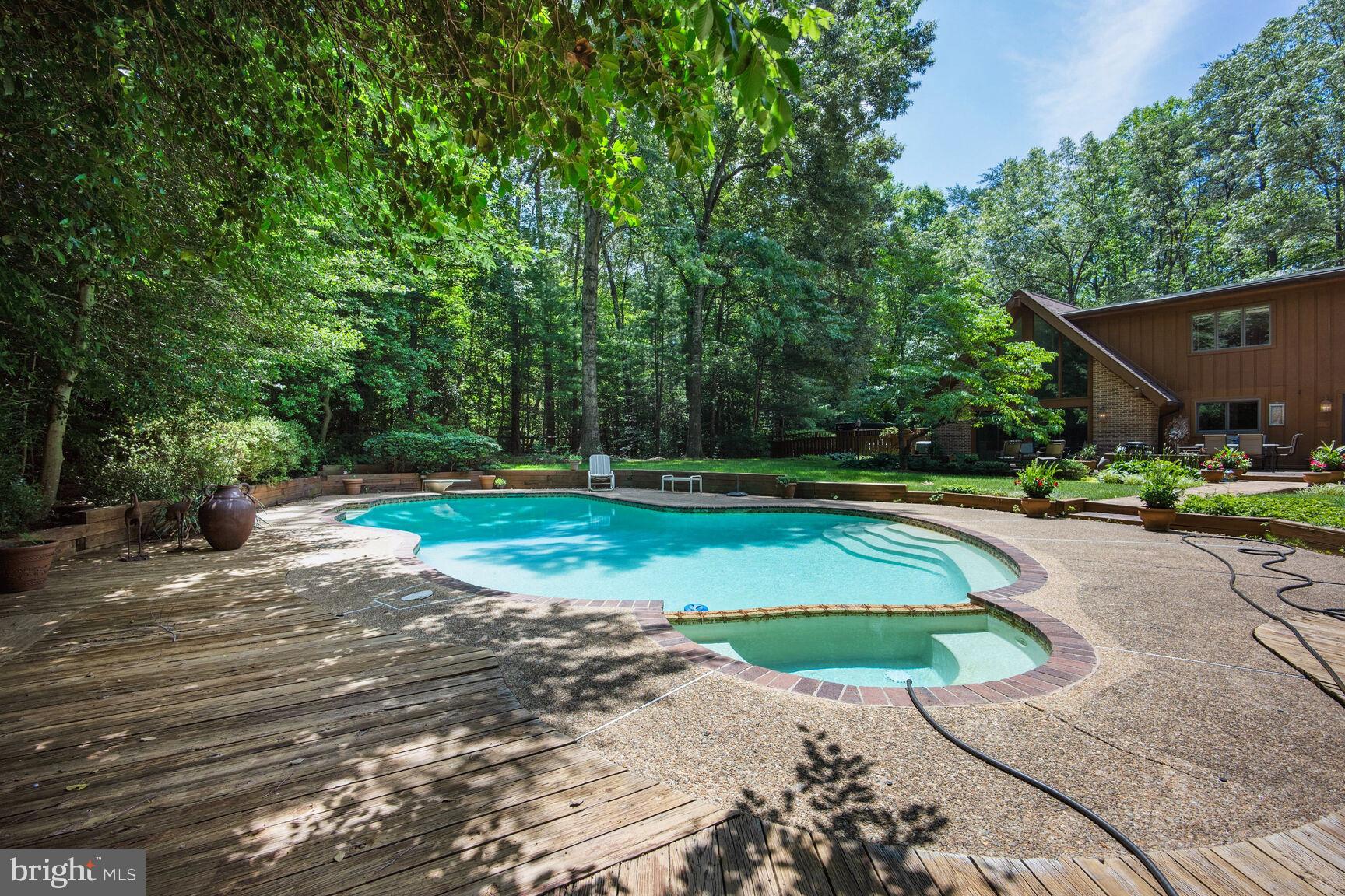 6413 Kilkenny Ln