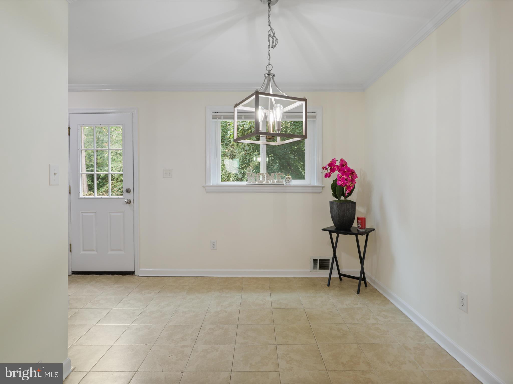 2257 Sweetbriar Dr