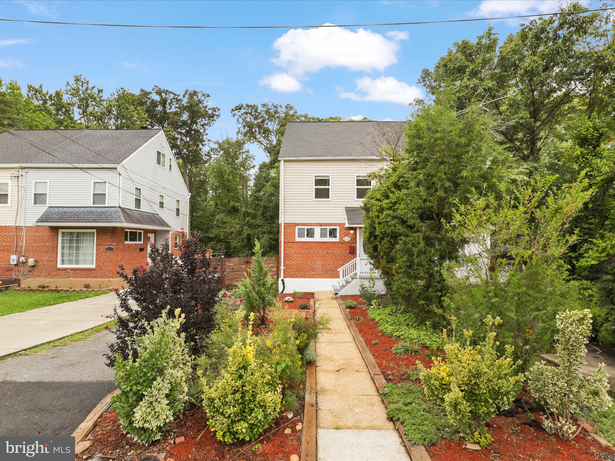 2257 Sweetbriar Dr