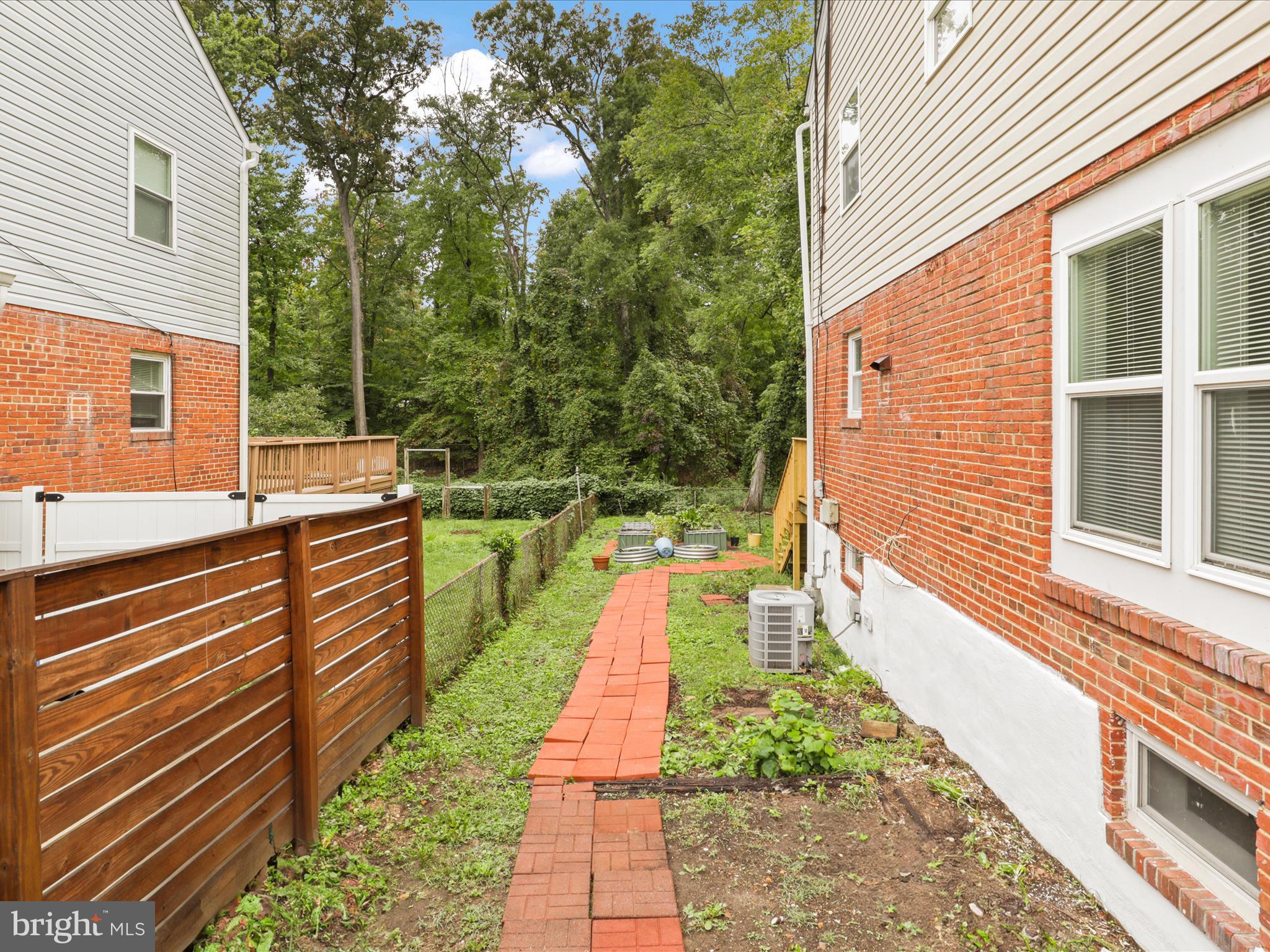 2257 Sweetbriar Dr