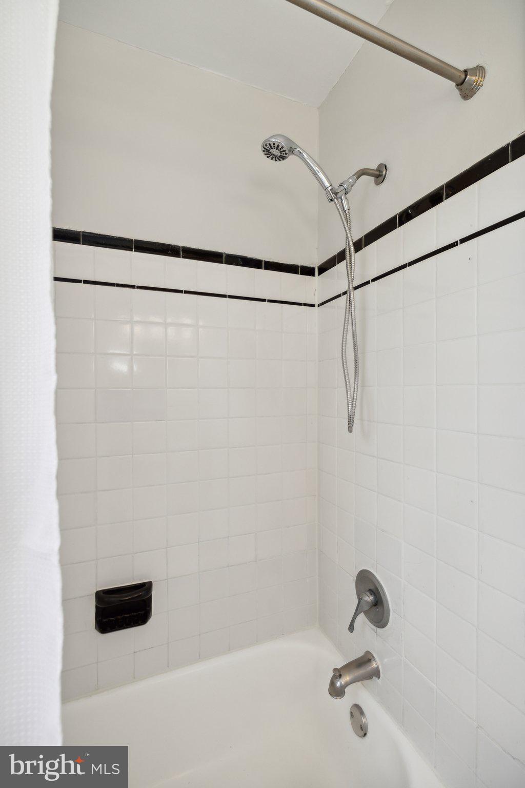 2705 Fairhaven Ave