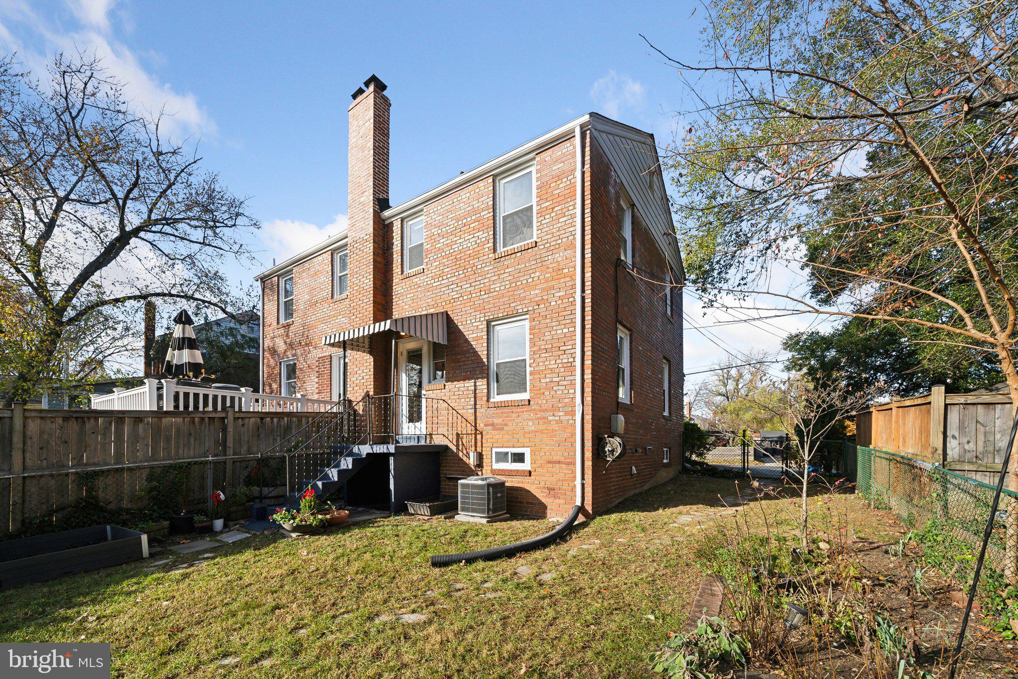 2705 Fairhaven Ave