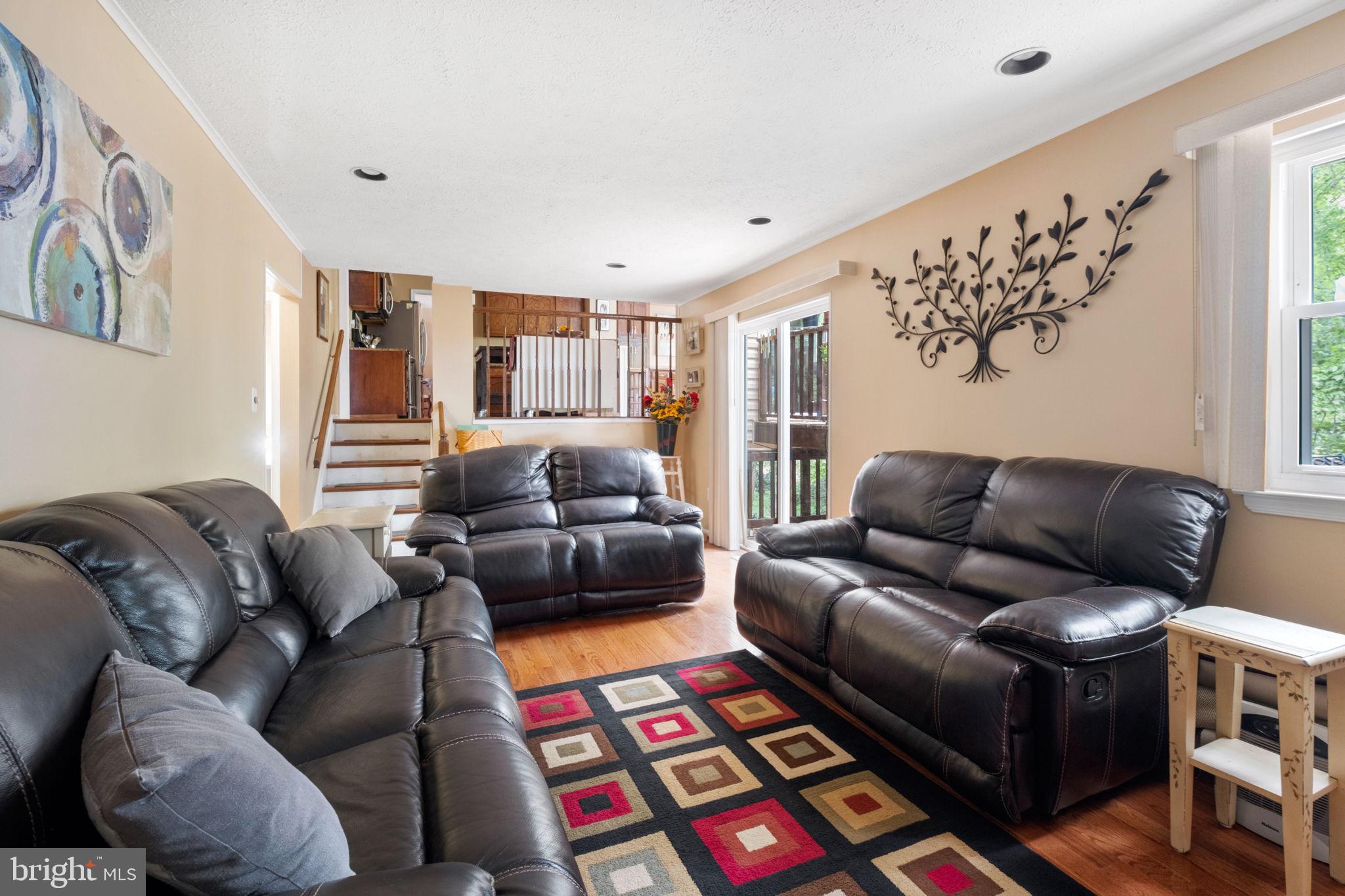9100 Paloma Ln