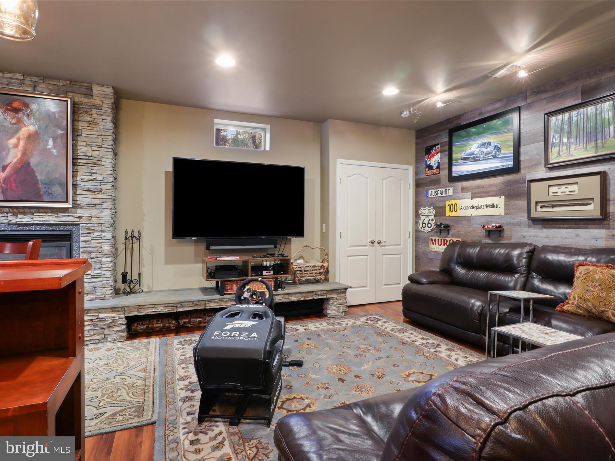 12705 Laurel Grove Way
