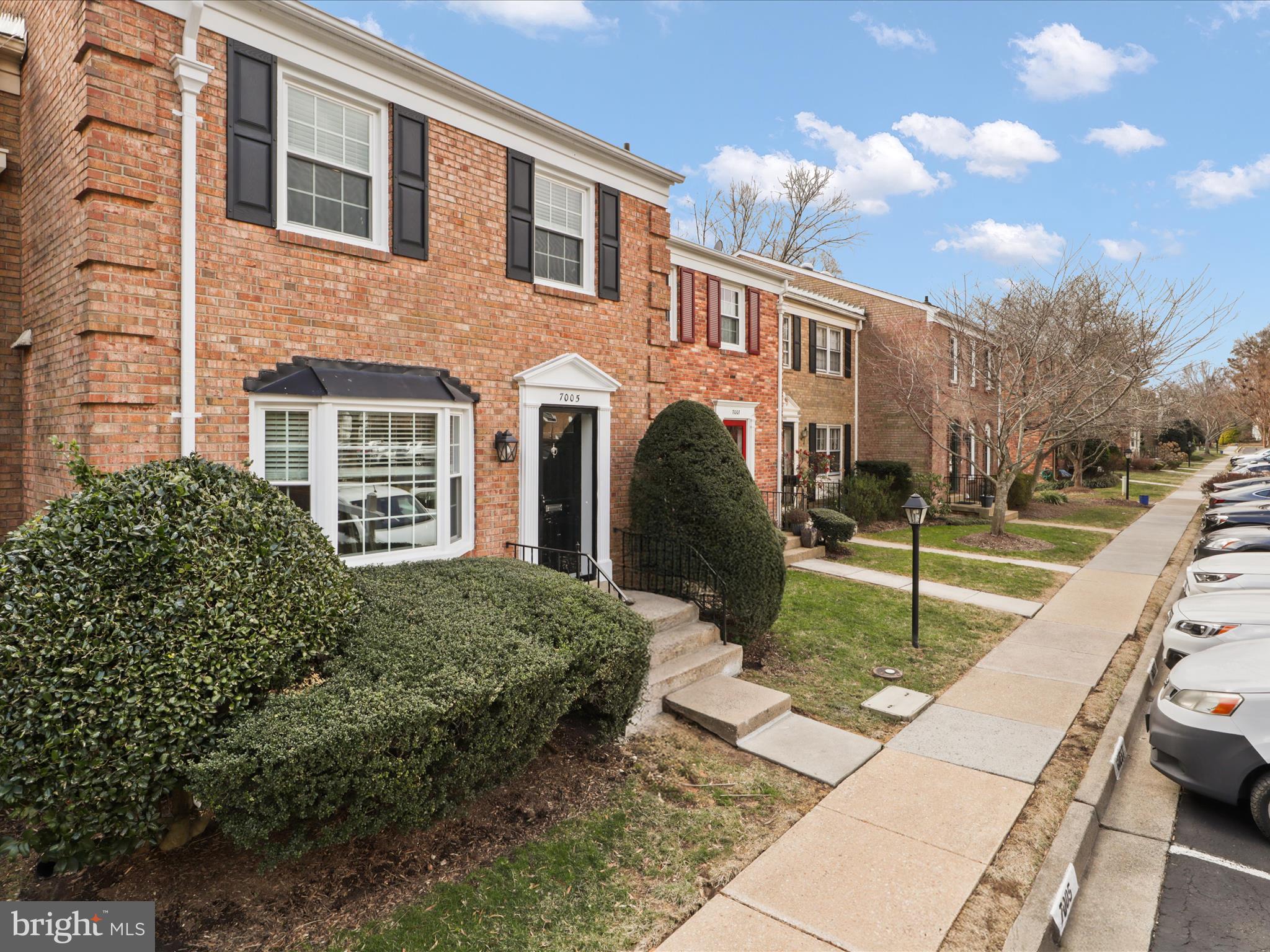 7005 Alicent Pl