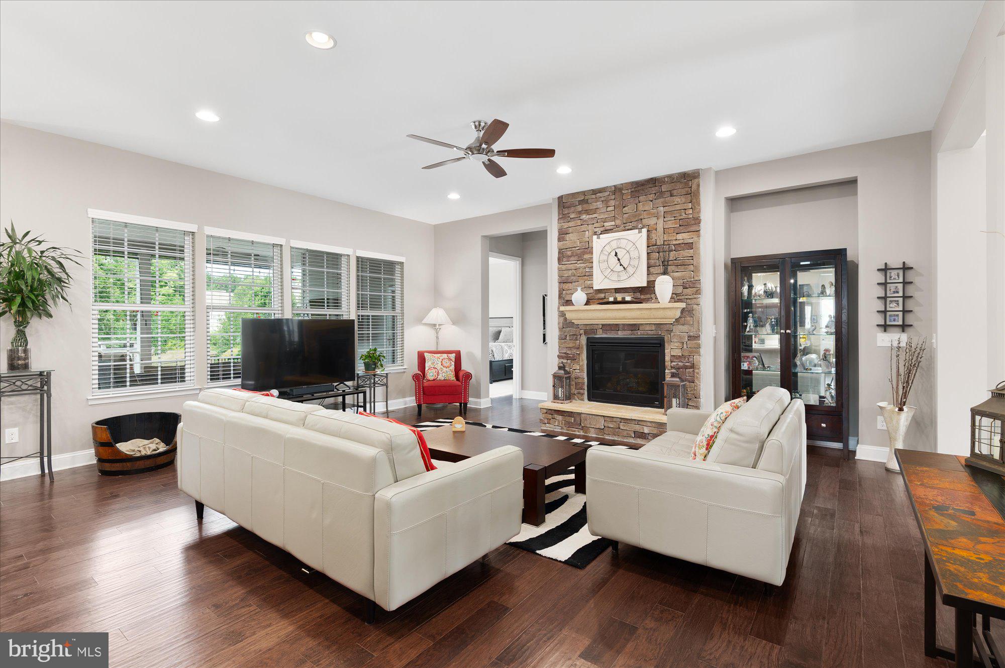 24457 Island Pool Ct