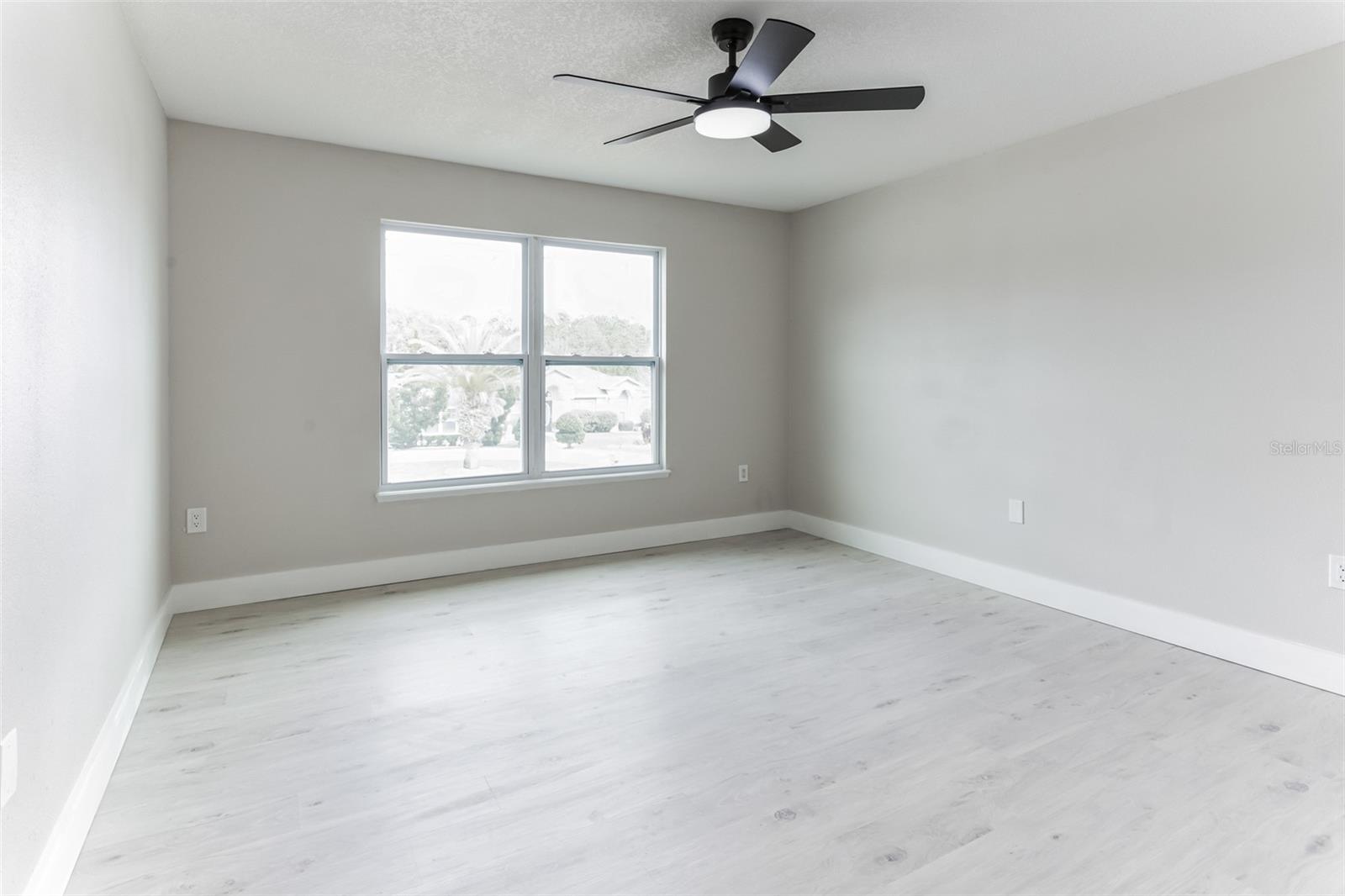 73 LONDON DR