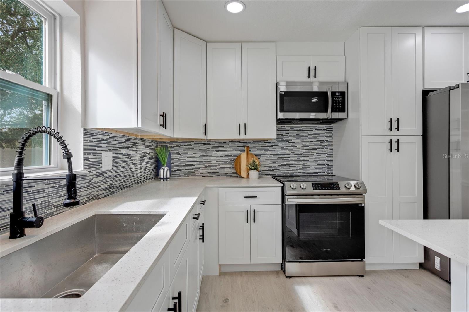 73 LONDON DR