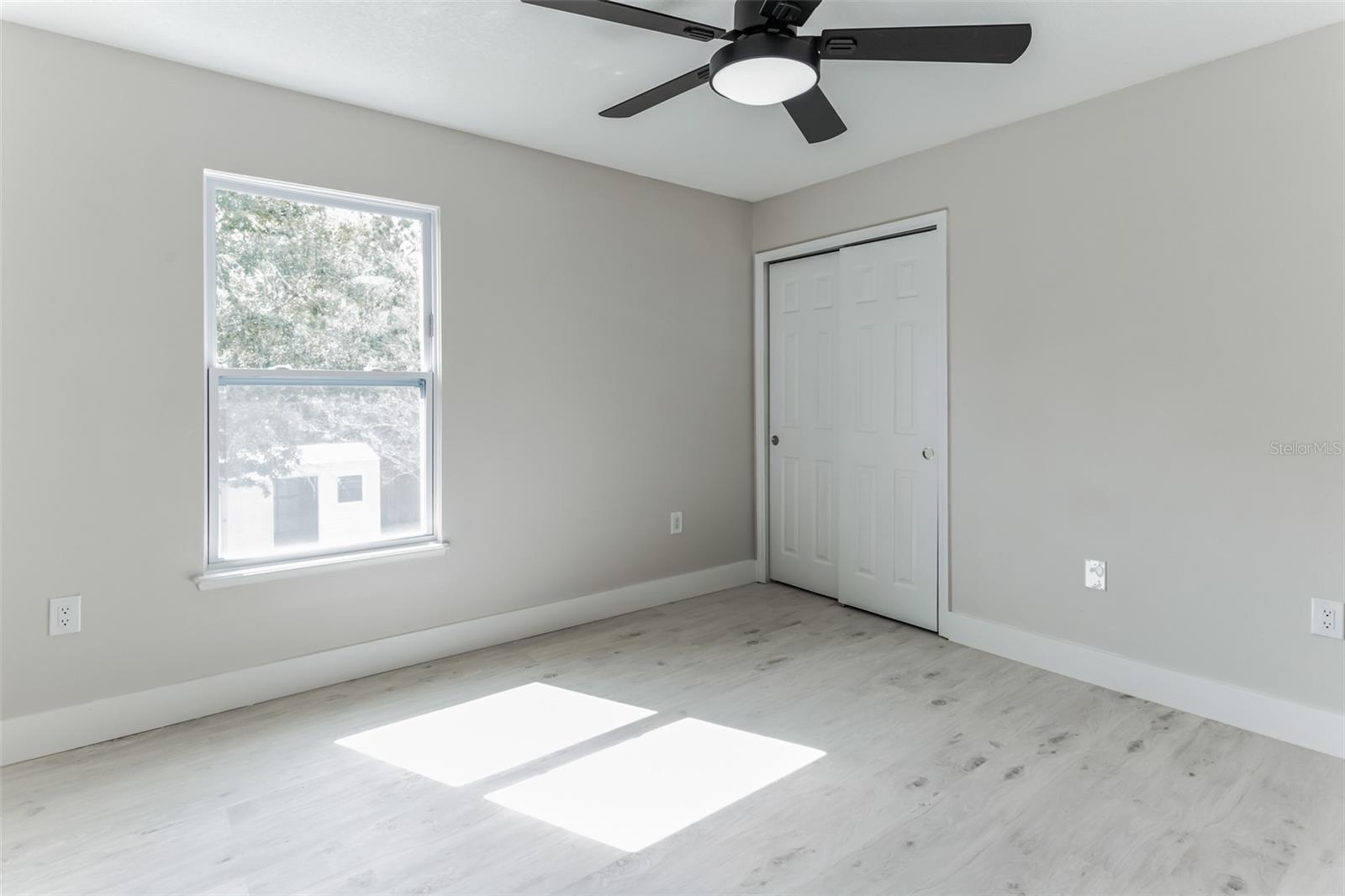 73 LONDON DR