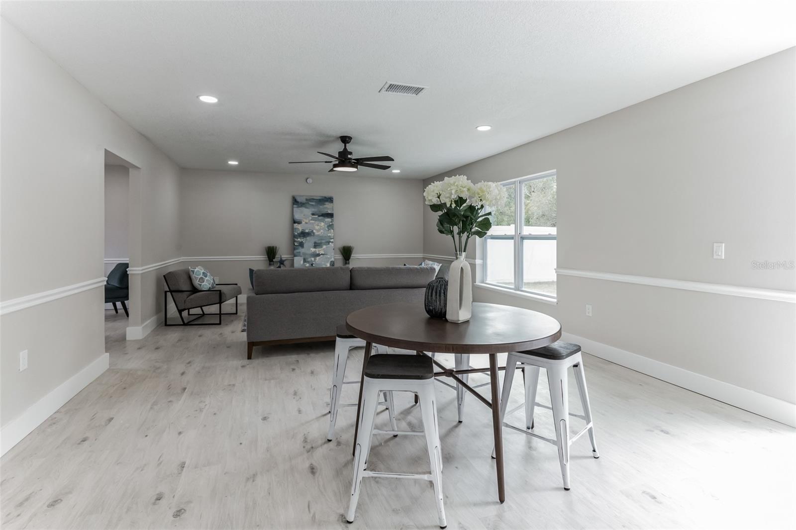 73 LONDON DR