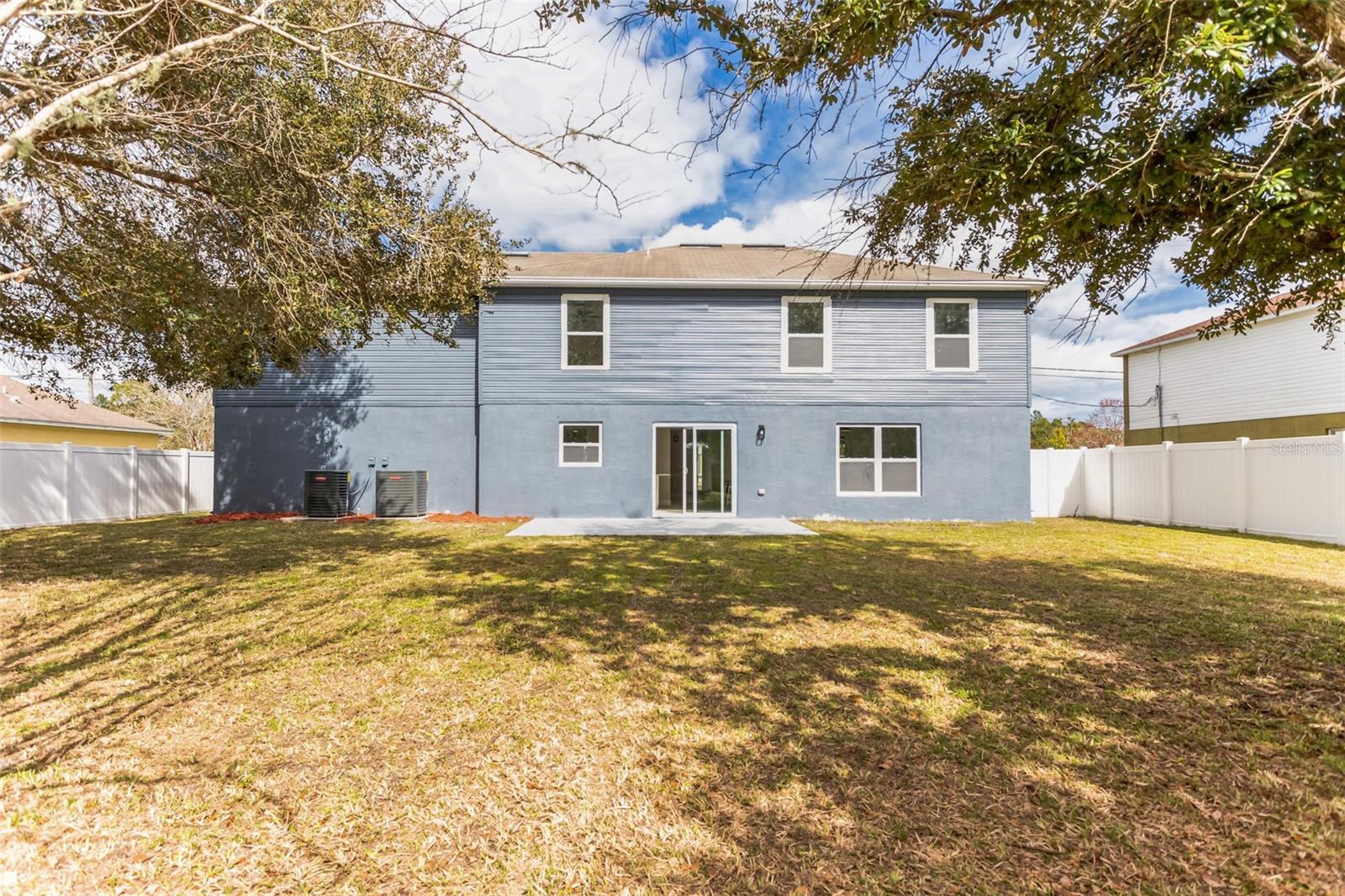 73 LONDON DR