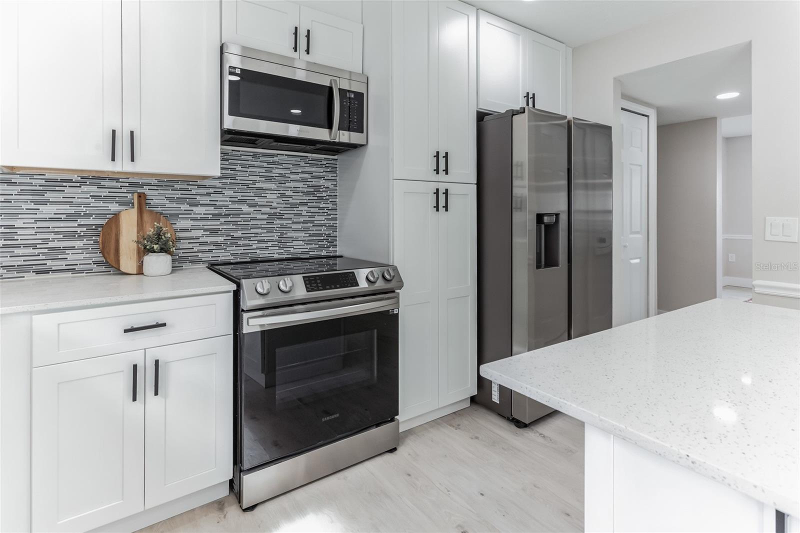 73 LONDON DR
