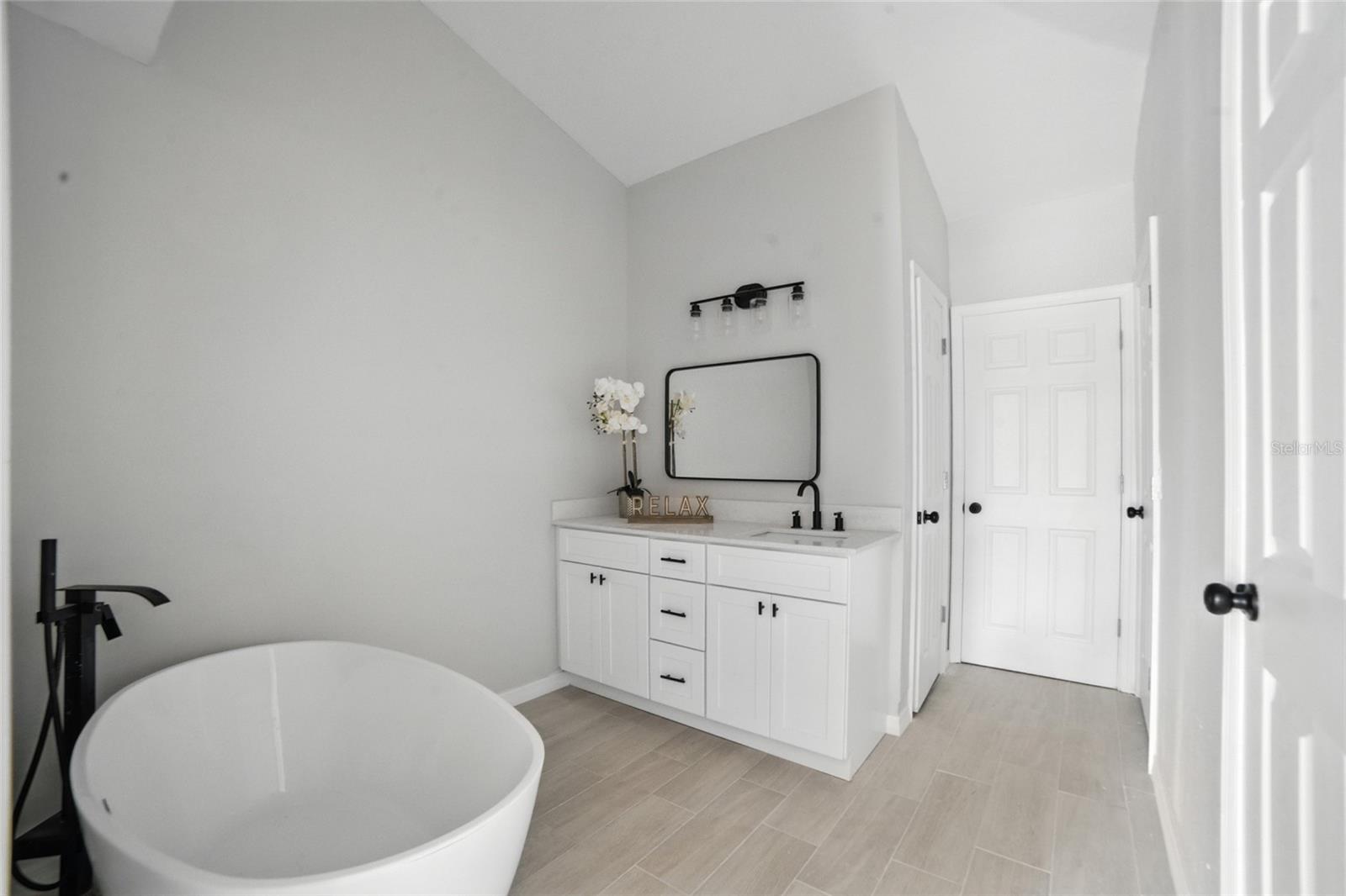 5039 OAK TOURS DR