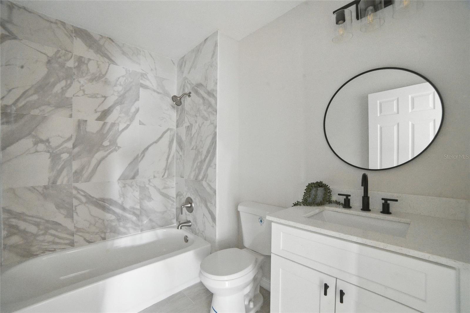 5039 OAK TOURS DR
