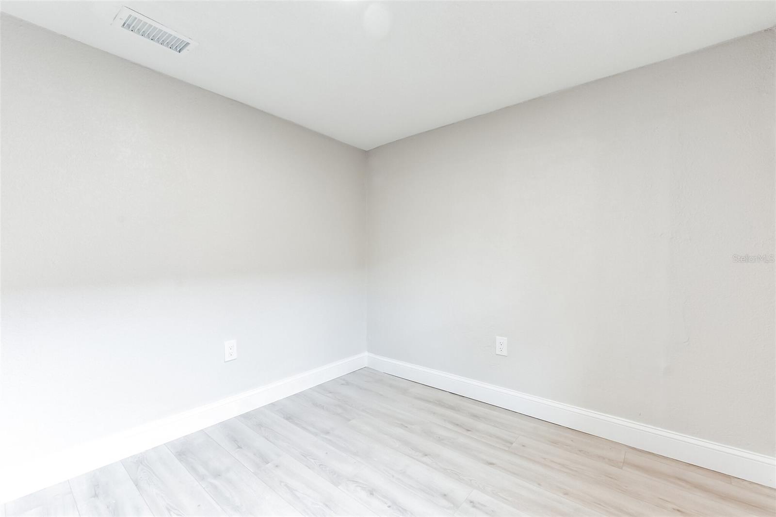 3458 QUEENSBORO AVE S