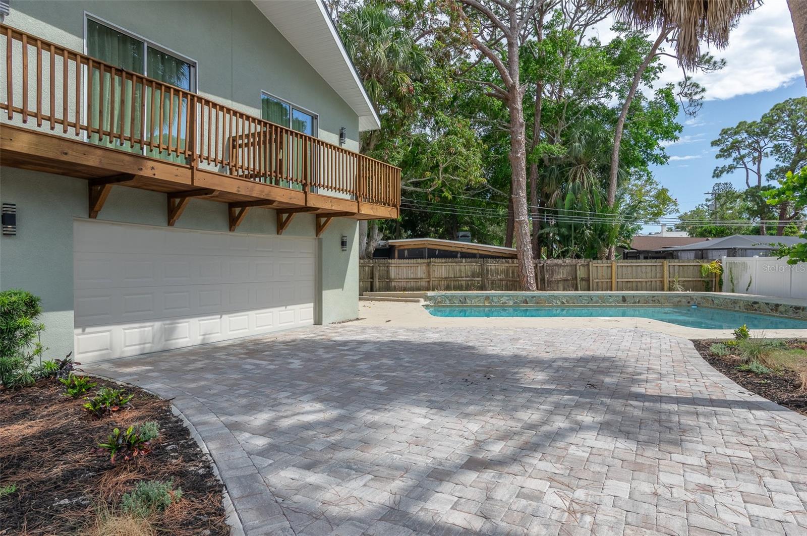 1320 CORAL WAY S