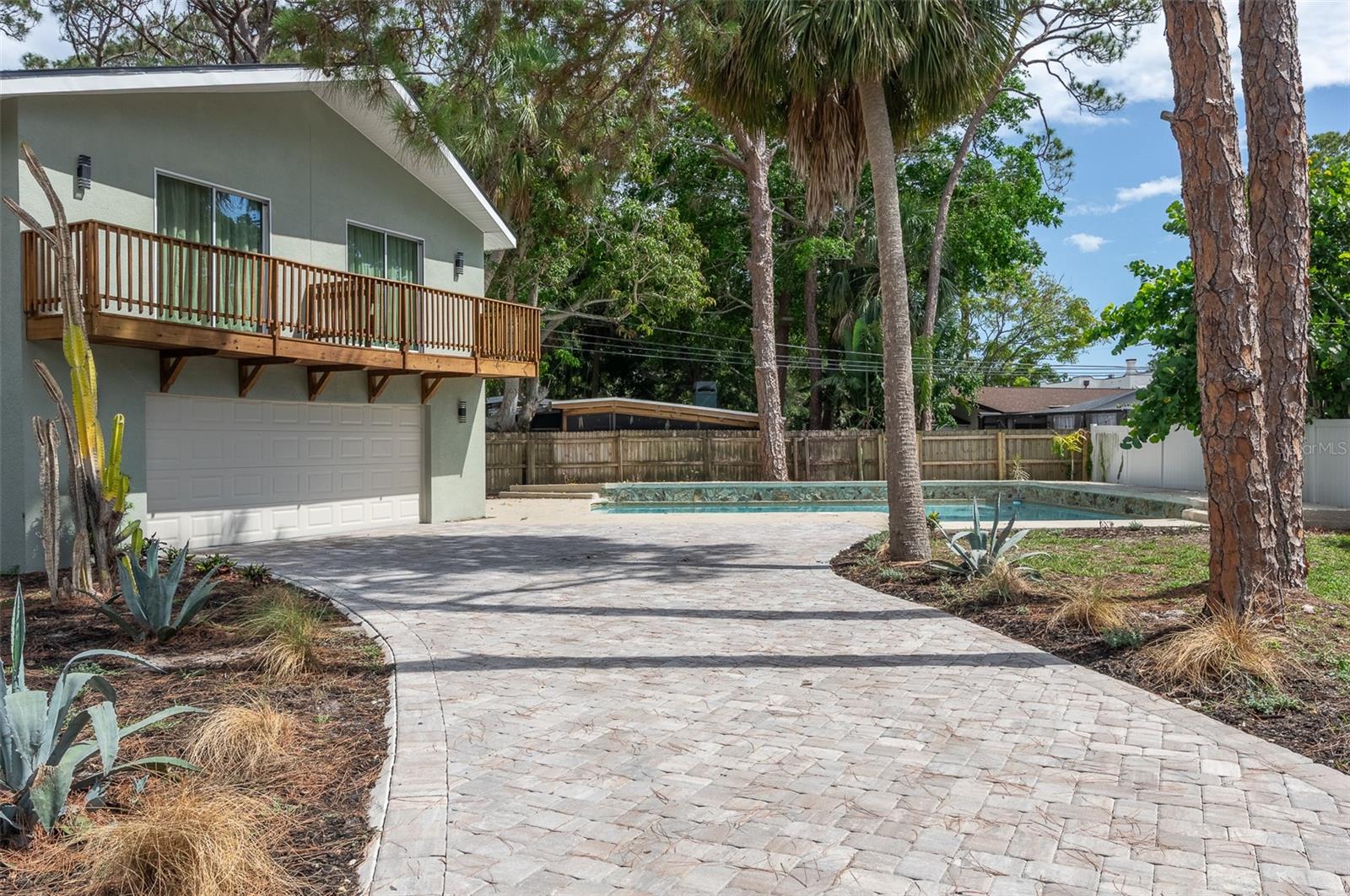 1320 CORAL WAY S