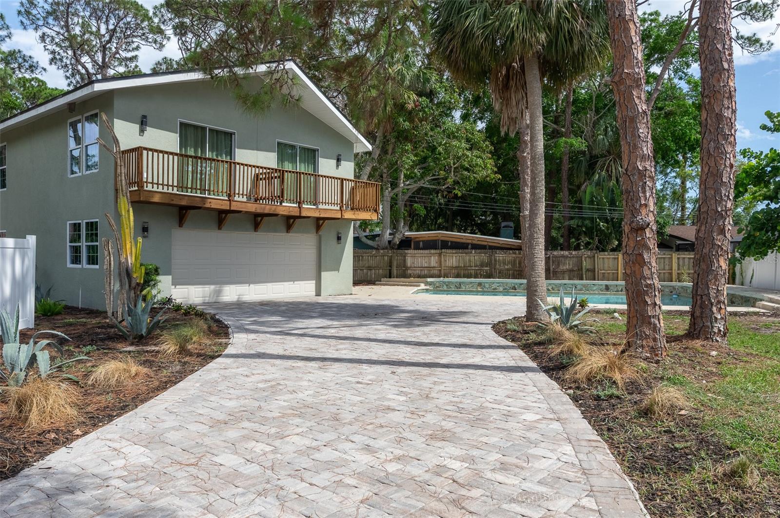1320 CORAL WAY S