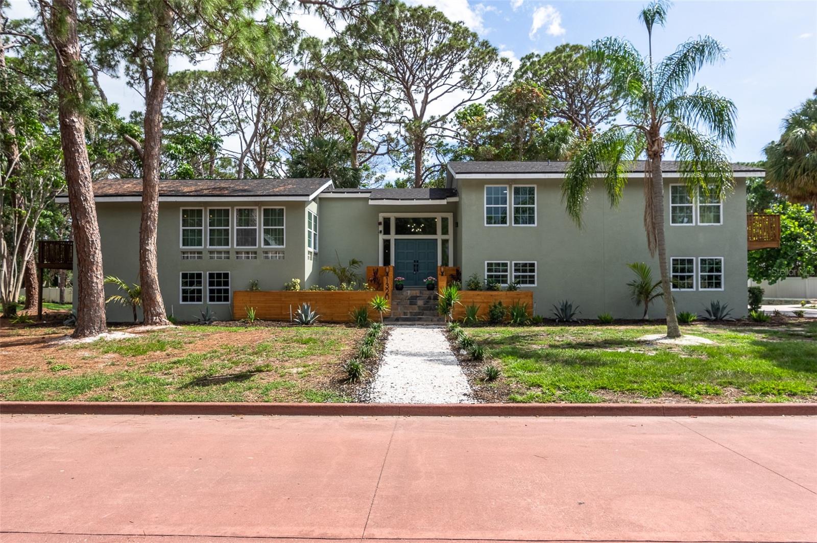 1320 CORAL WAY S
