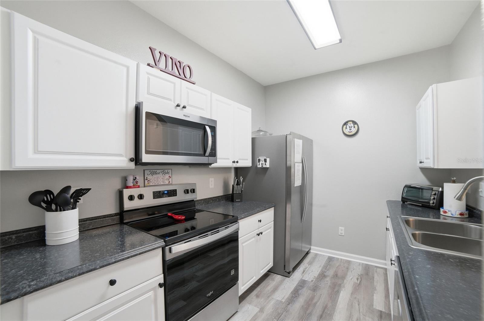 2302 SILVER PALM DR #202