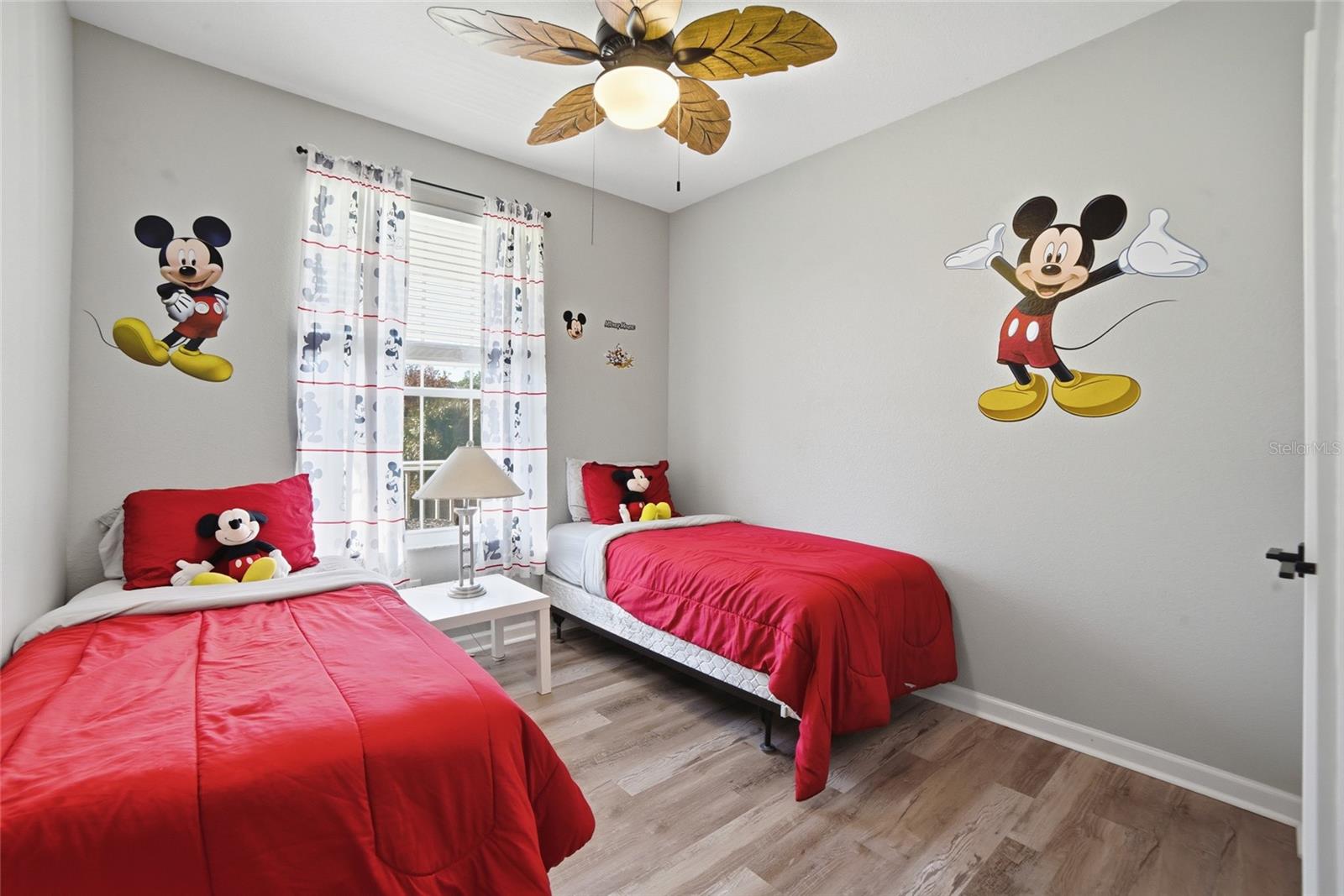 2302 SILVER PALM DR #202