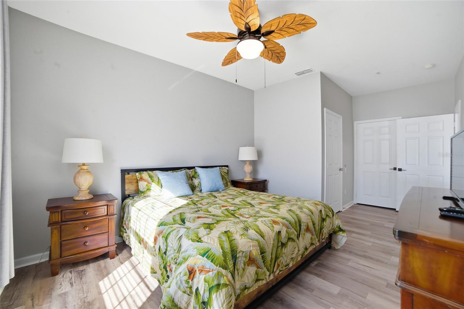 2302 SILVER PALM DR #202