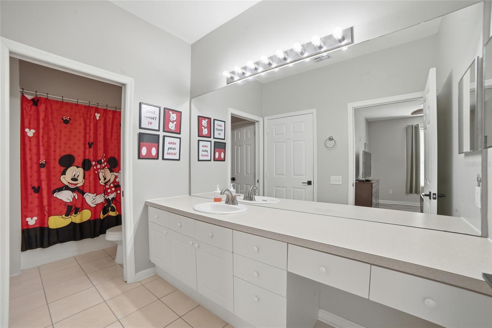 2302 SILVER PALM DR #202