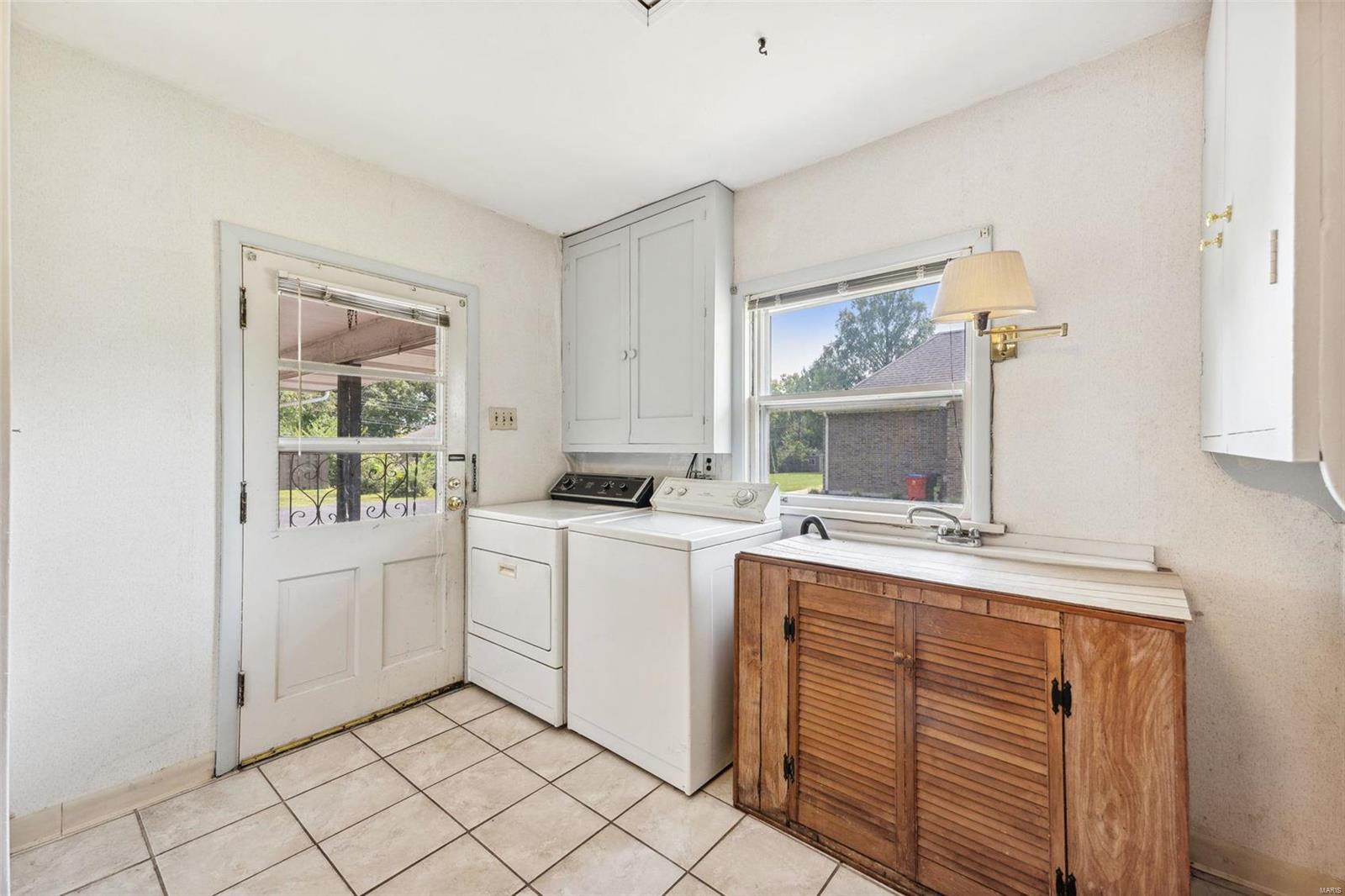 9330 Lincoln Drive