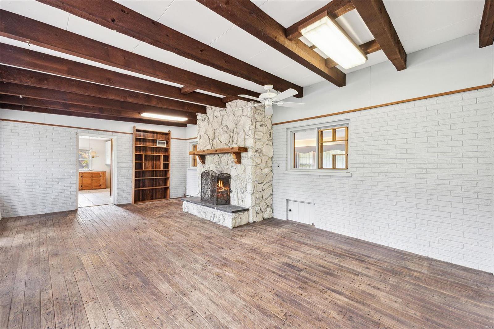 9330 Lincoln Drive