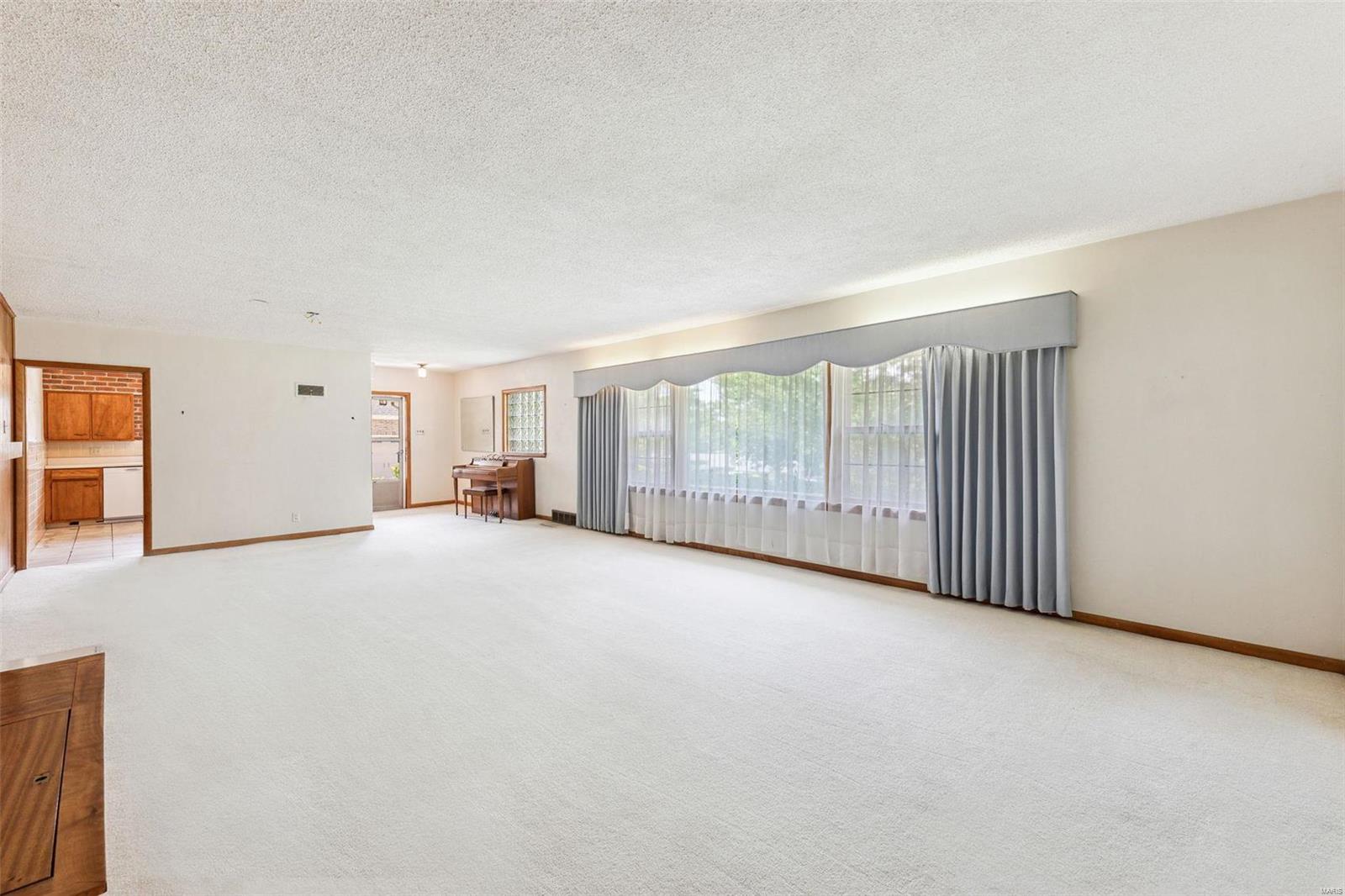 9330 Lincoln Drive
