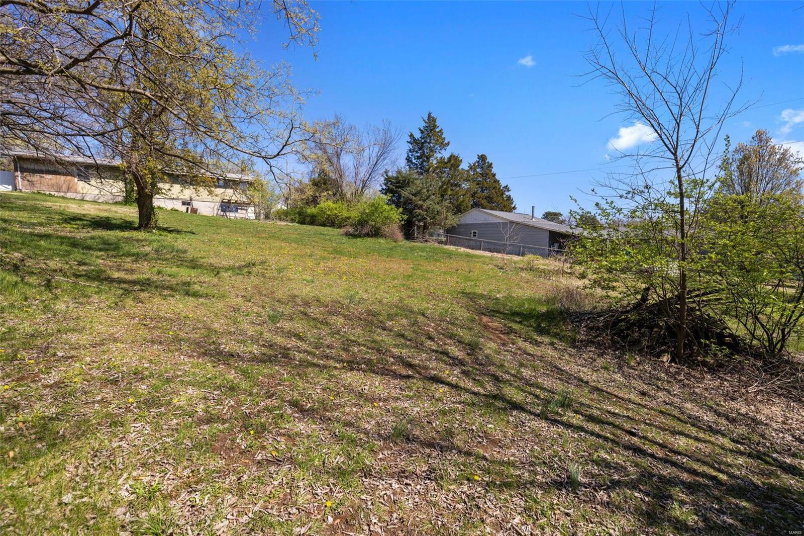 101 Hinrichs Lane