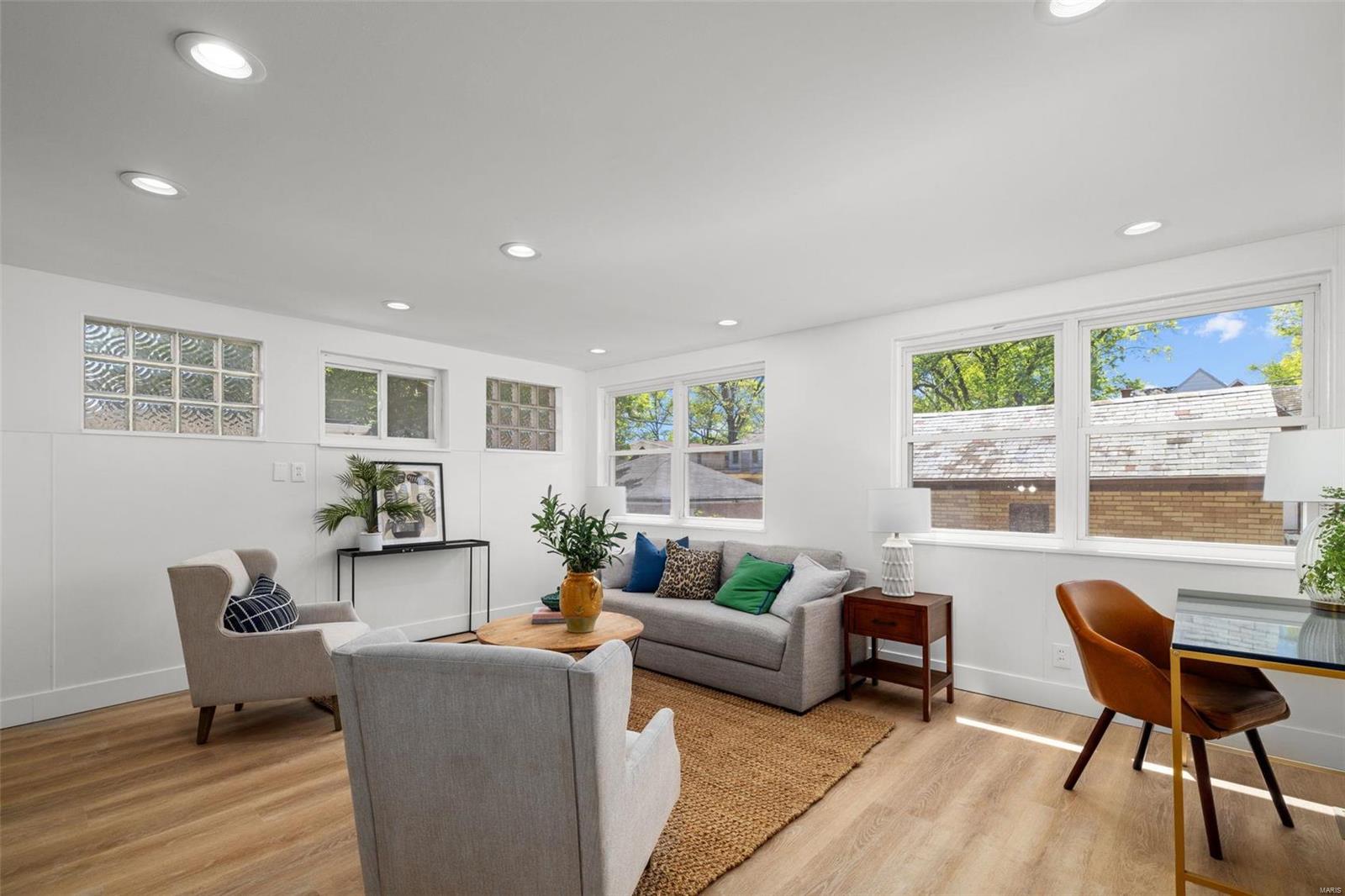 6442 Lansdowne Avenue