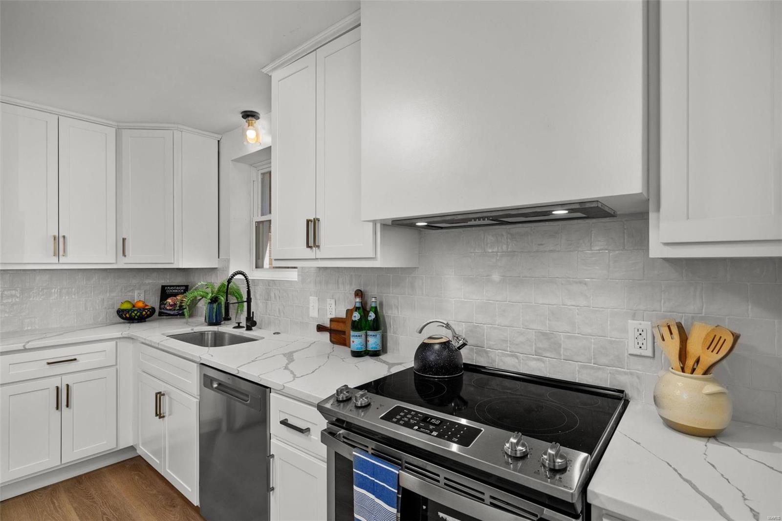 6442 Lansdowne Avenue