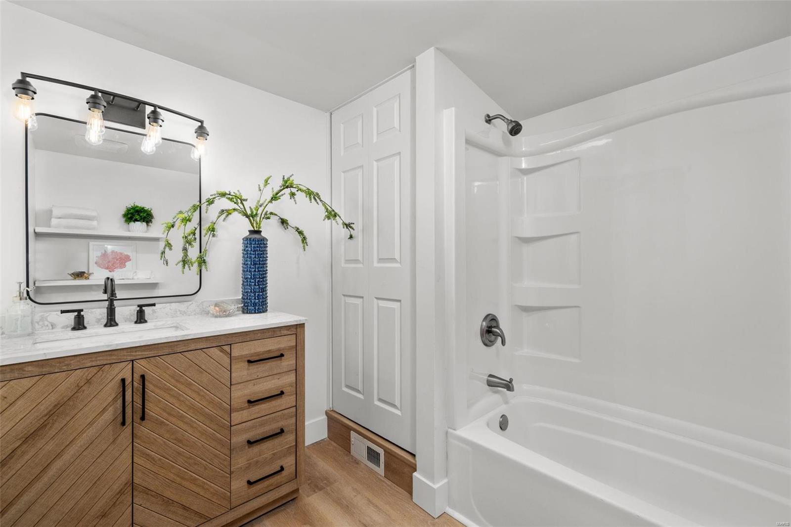 6442 Lansdowne Avenue