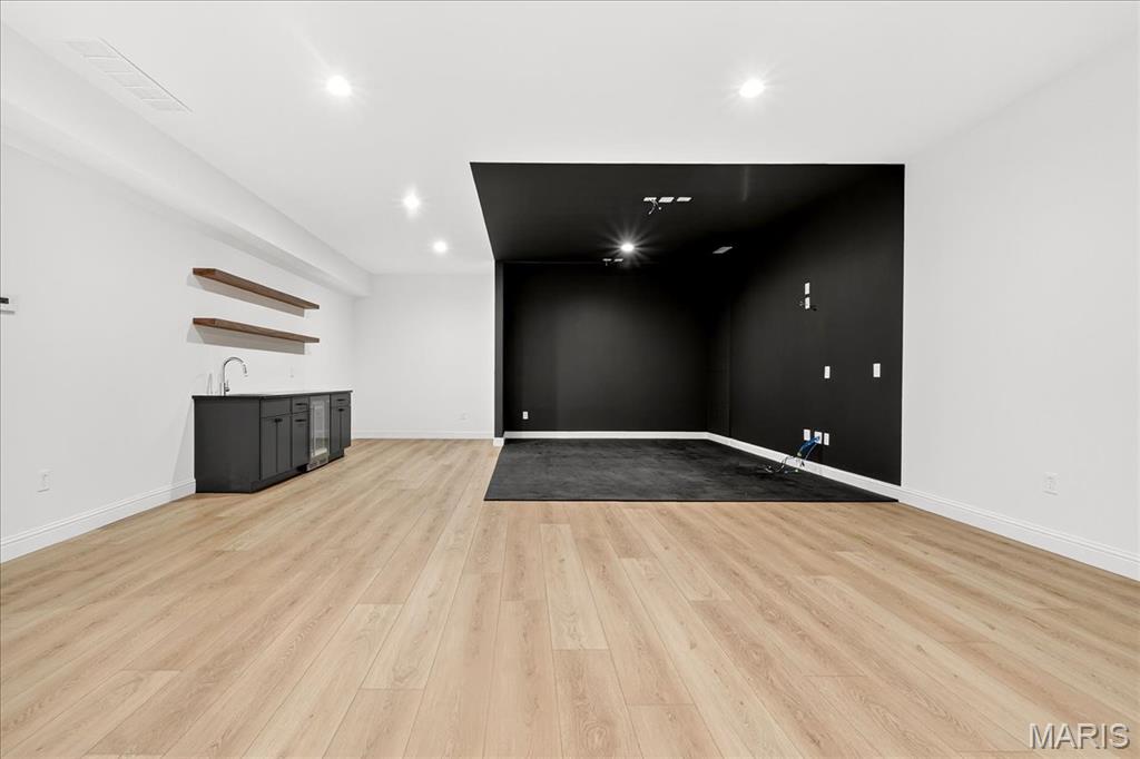 9330 Lincoln Drive