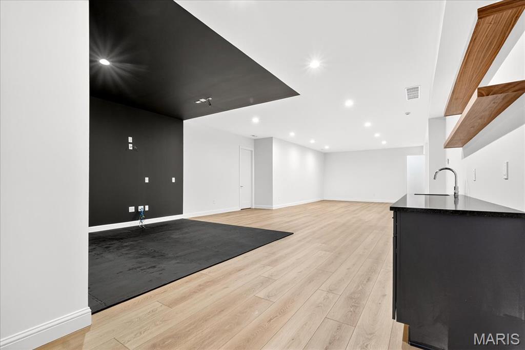 9330 Lincoln Drive