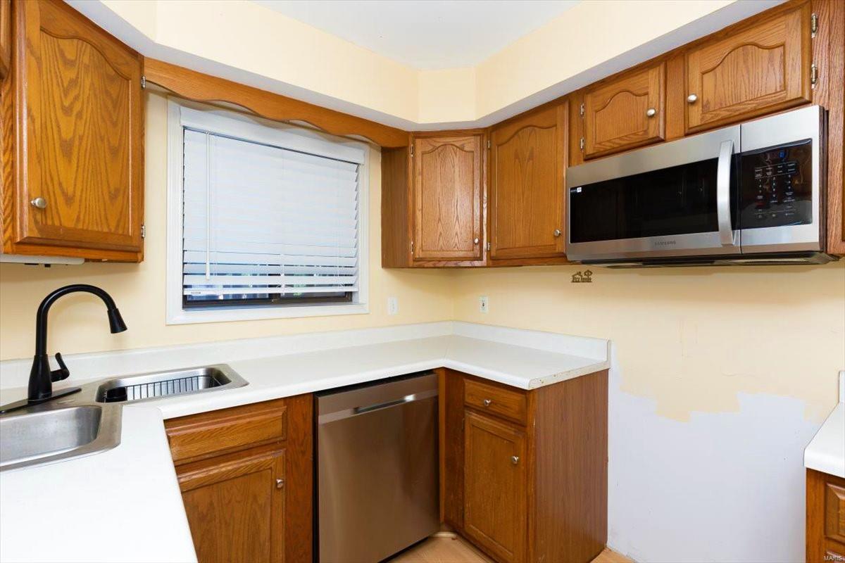 5106 Hollow Wood Court Unit: B