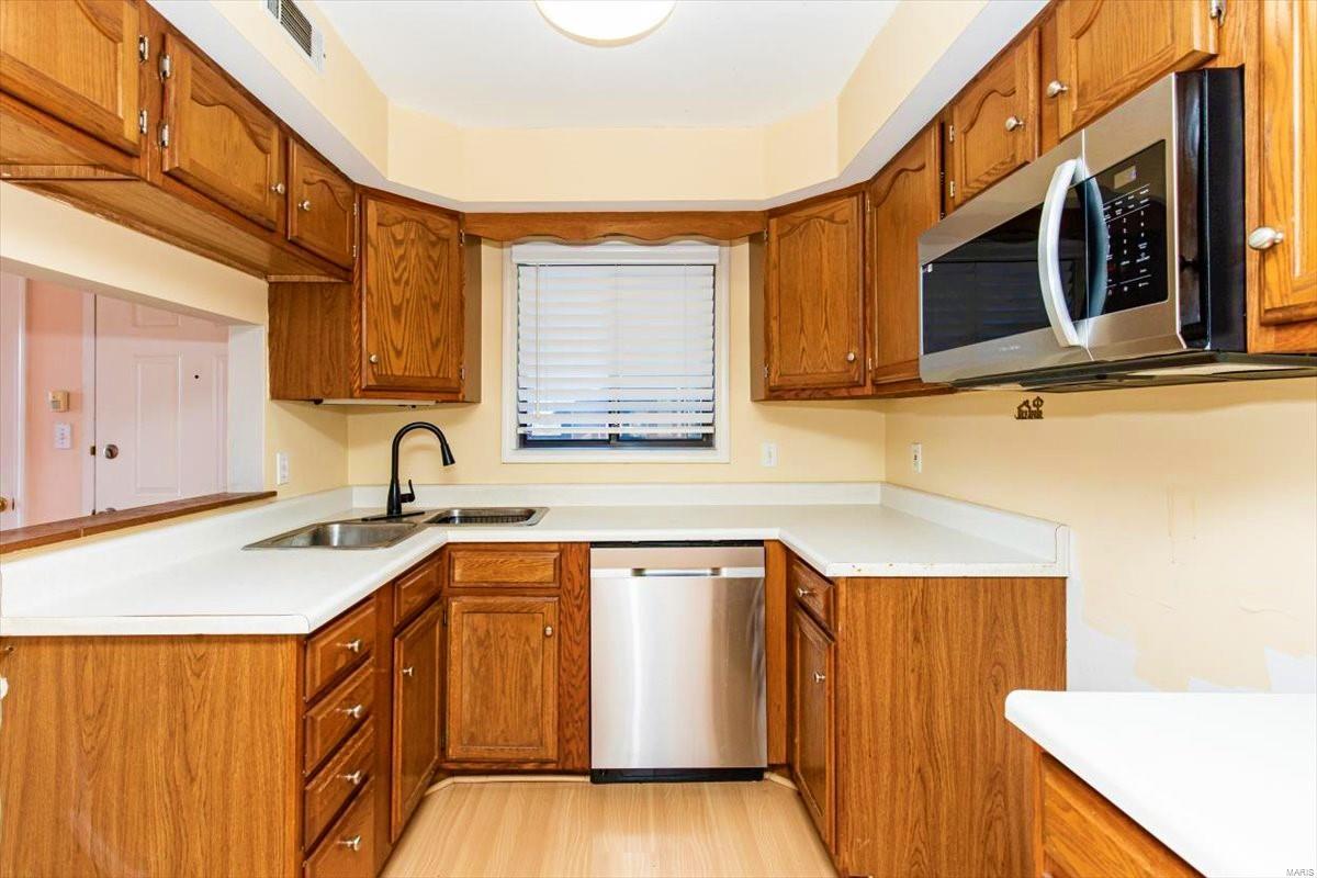 5106 Hollow Wood Court Unit: B