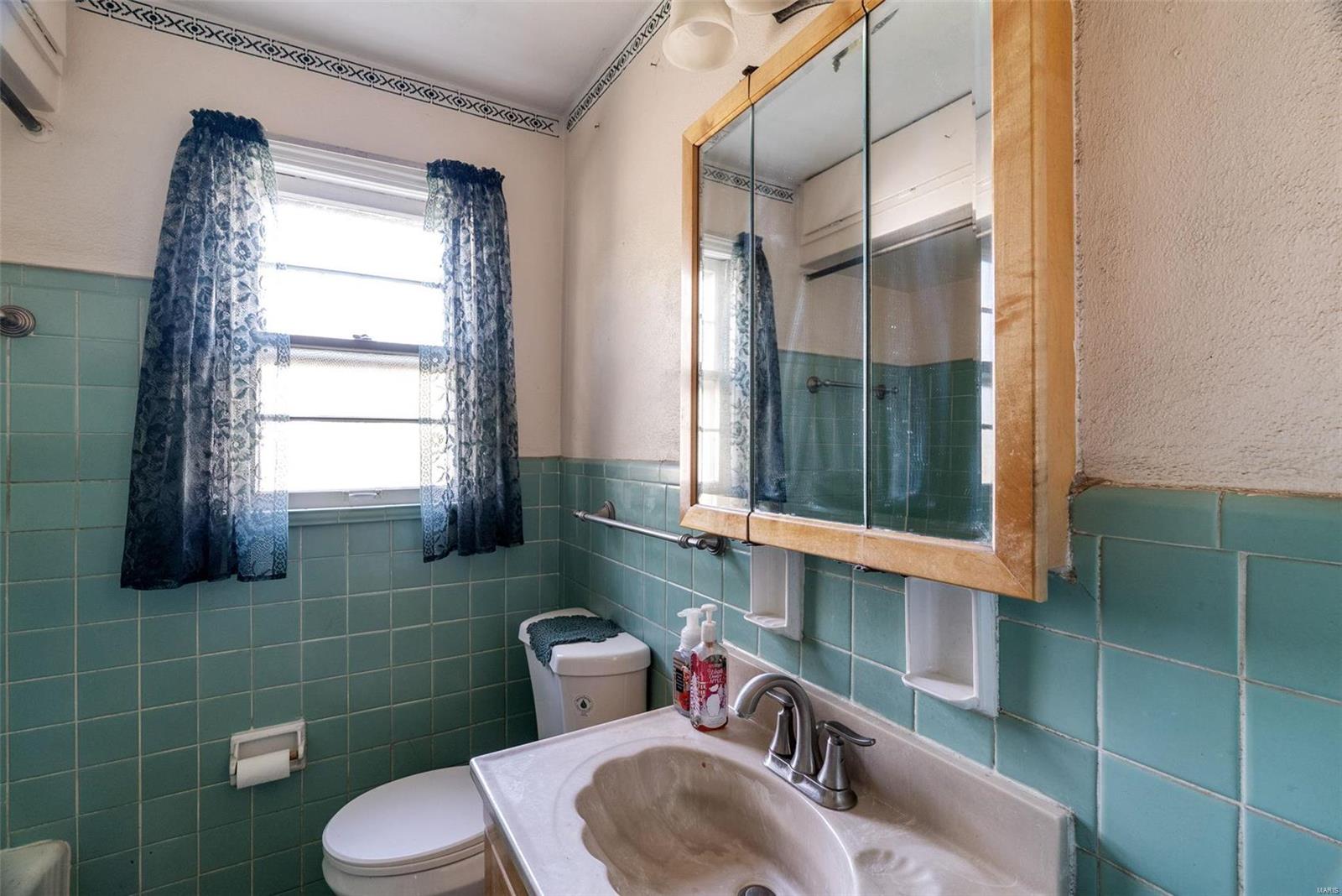 2470 Ackerman Avenue