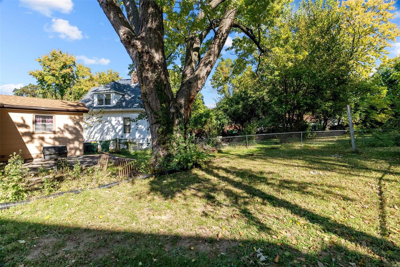 2470 Ackerman Avenue